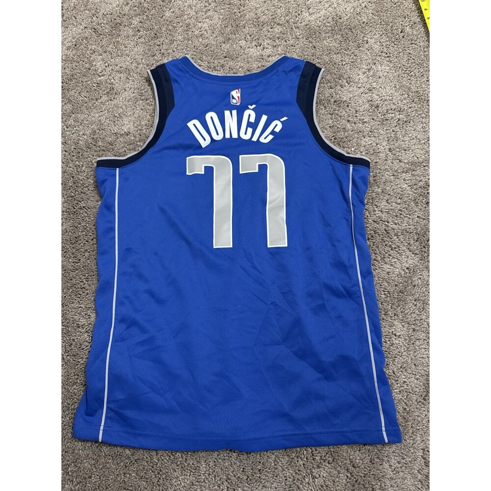 Luka Doncic Nike Swingman Jersey Mens NBA Dallas Mavericks #77 Size Large Away
